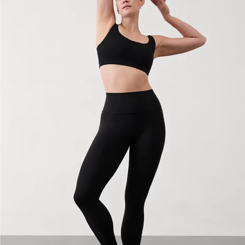 ATHLETA Mint Salutation Stash High Rise 7/8 Legging in size XS